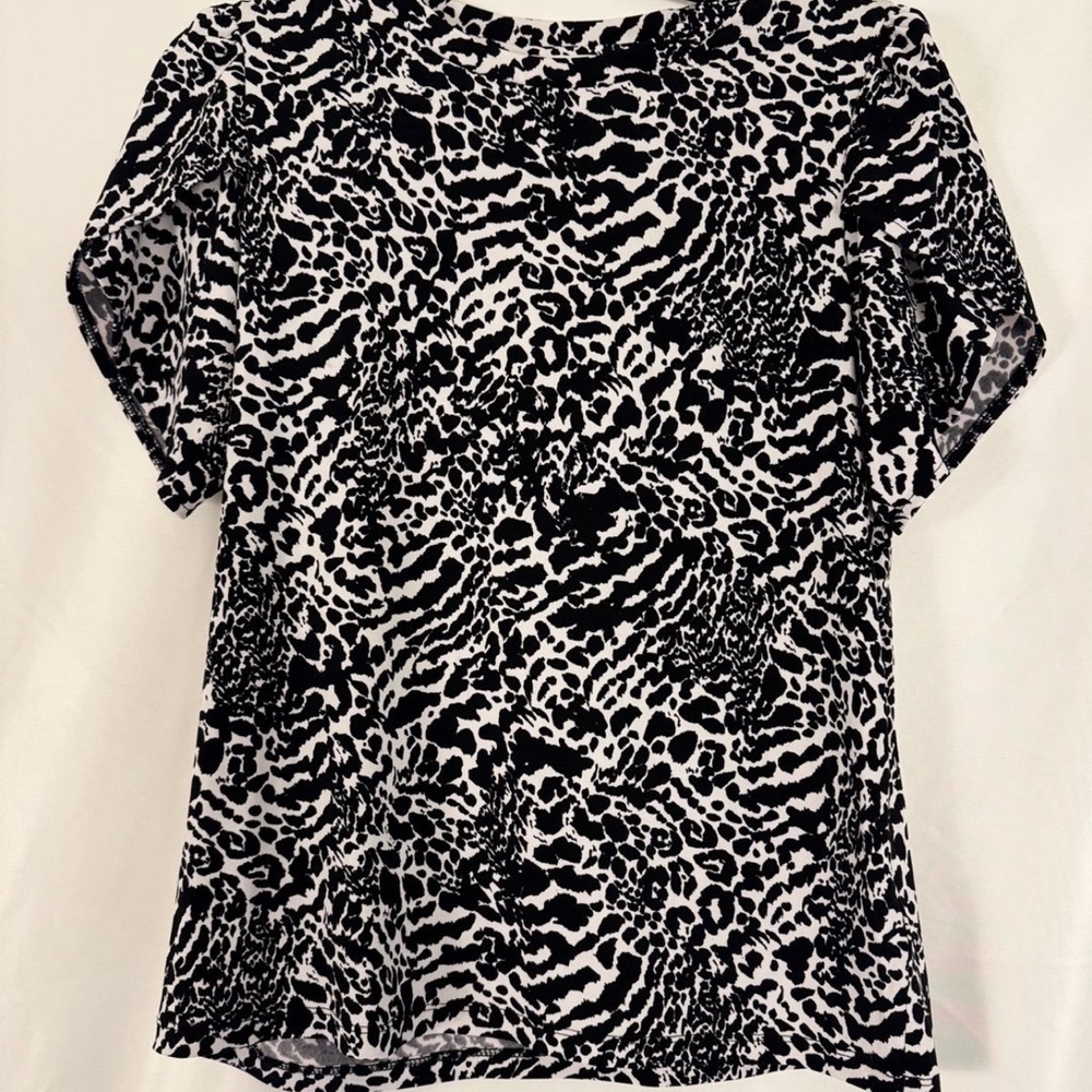 Michael Kors PETITES WOMENS
CREWNECK SHORT SLEEVE
BLOUSE - Picture 3 of 3